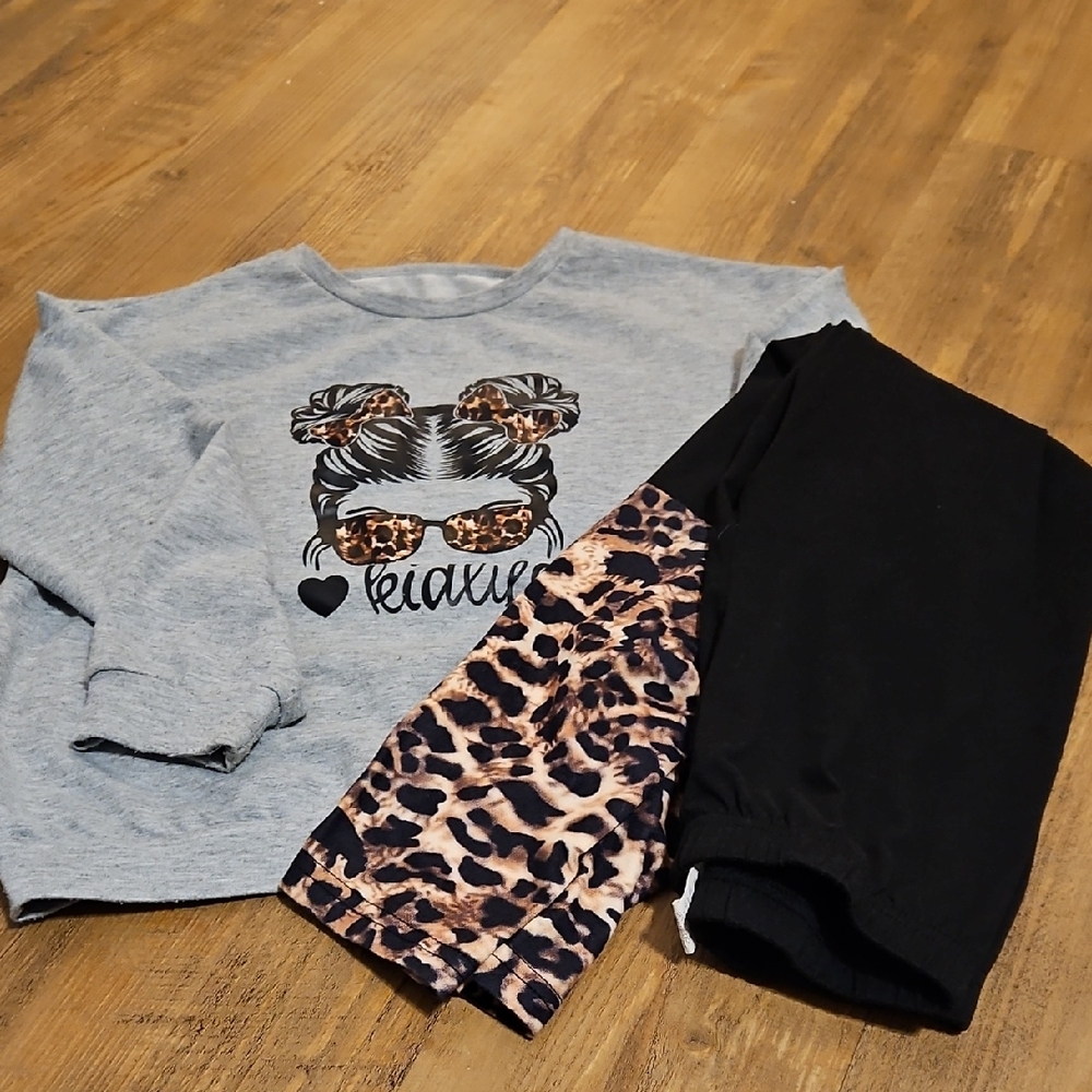 Gray Graphic Sweatshirt and Leopard Print Leggings Set